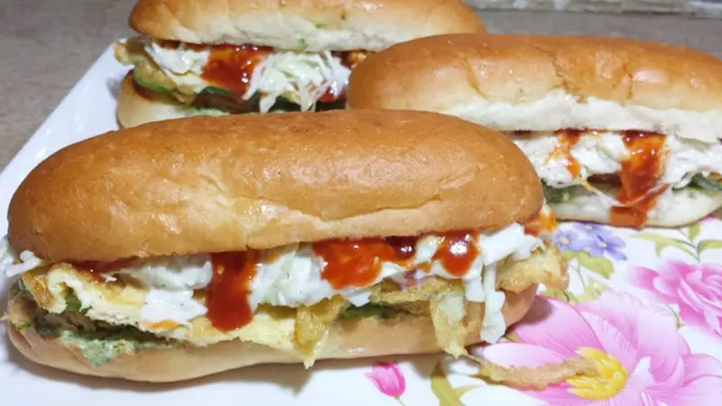 Karachi Ka Mashoor Anday Wala Burger Recipe | Special Egg Burger Recipe | Karachi Street Food - YouTube
