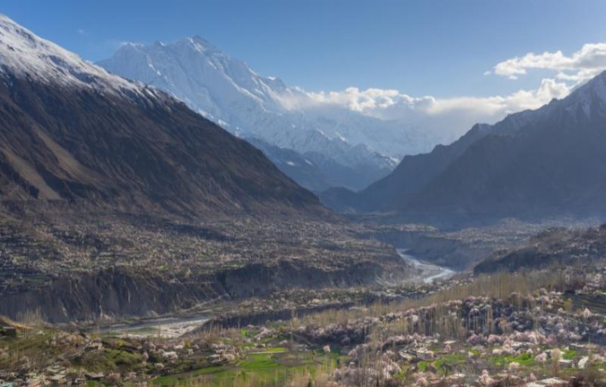 Blossom Tour to Pakistan – Discover Stunning Spring Beauty in Hunza