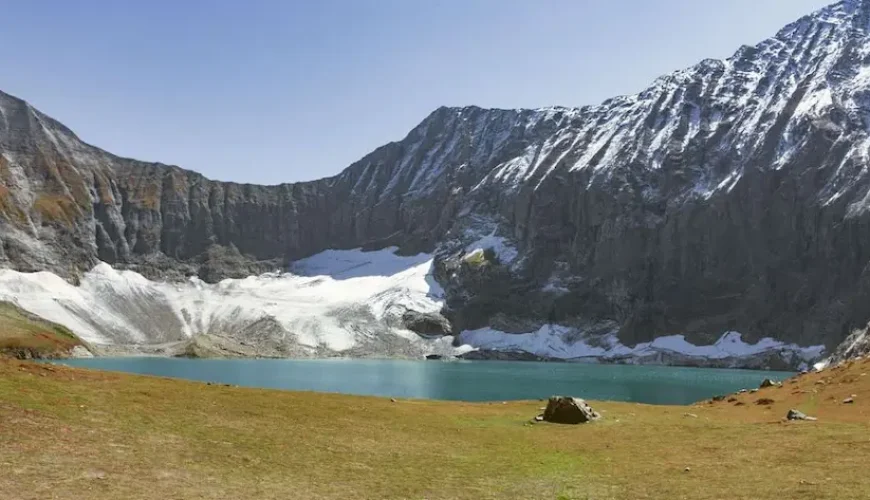 A Definitive Guide to Trekking Ratti Gali Lake
