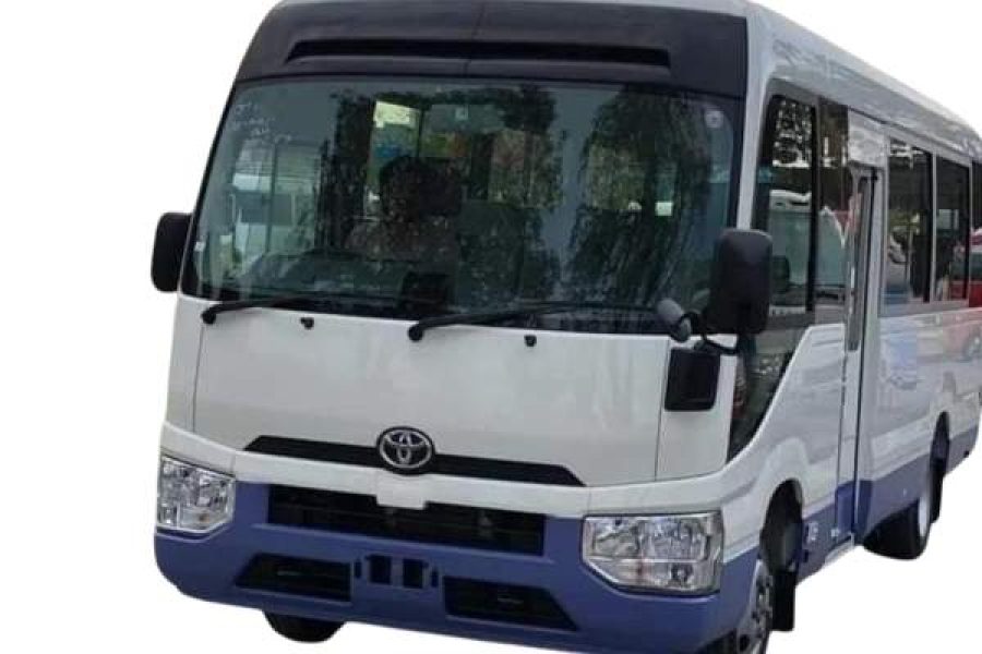 Toyota Coaster saloon 4C
