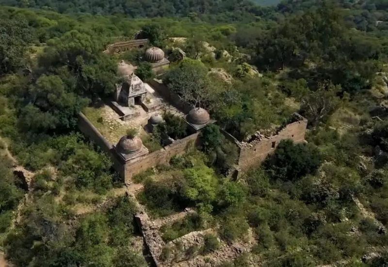 2:00 PM – Tilla Jogian