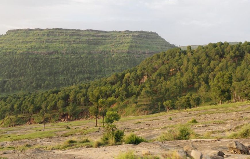 Panjpeer Rocks Tour (Day Trip from Islamabad)