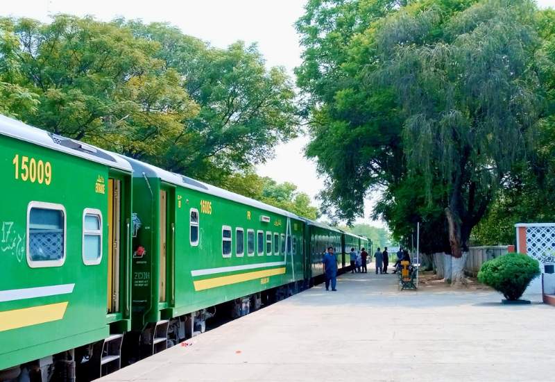 Day 9 - Islamabad to Karachi (Train)