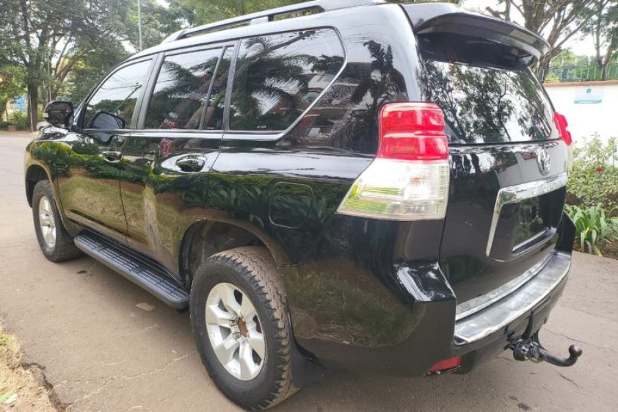 Land Cruiser Prado 2010 Model