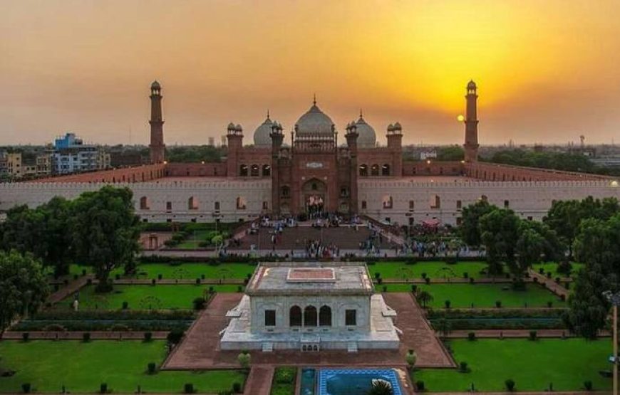 One Day Guided Tour To Lahore