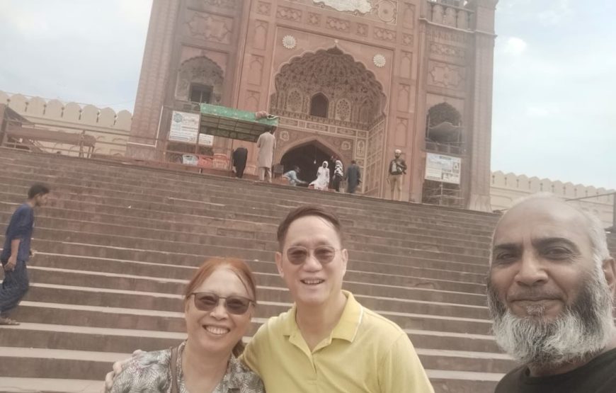 Lahore’s Complete Night Food Tour: Local Culinary Experience